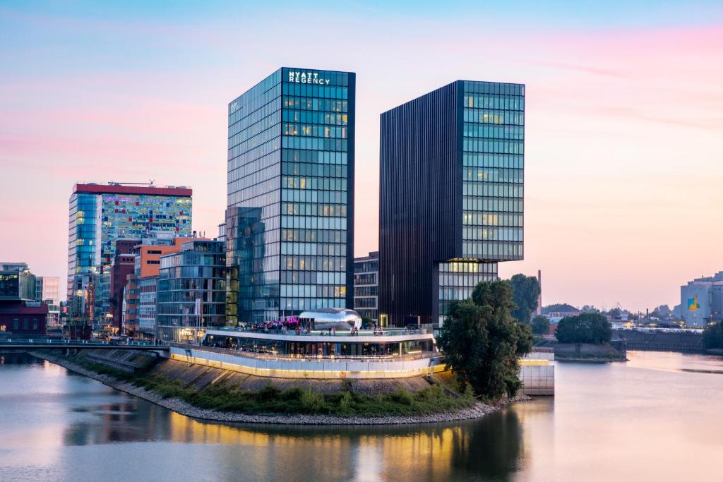 Dusseldorf
 Hyatt Regency Dusseldorf 