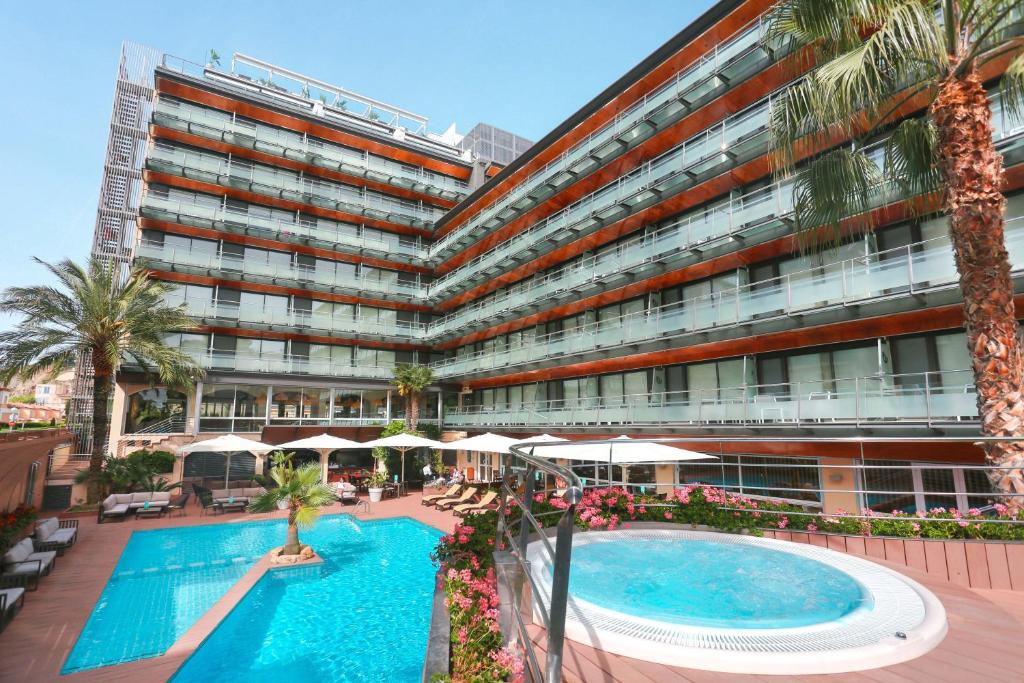  Barcelona
Hotel Kaktus Playa 