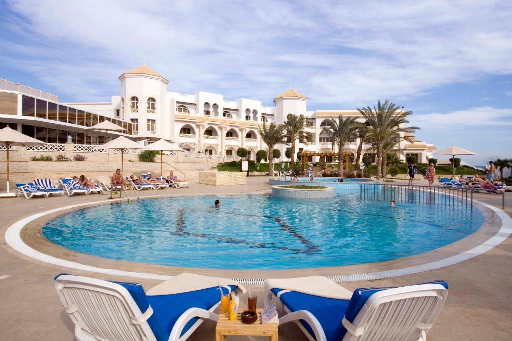  Old Palace Resort Sahl Hasheesh (Prices change)
 