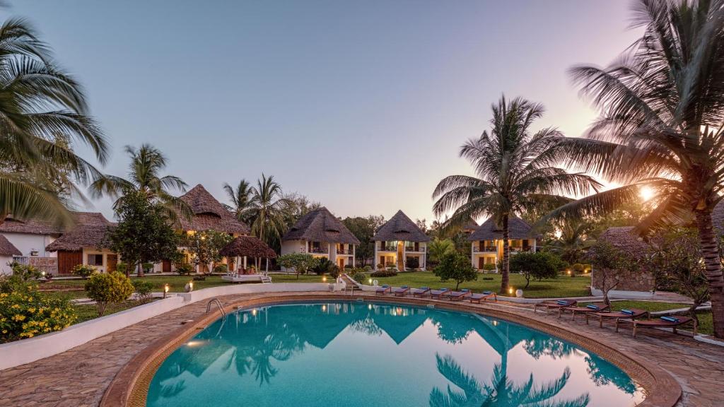  Zanzibar 
Filao Beach by Sansi 