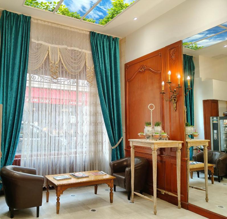   Paris 
Hotel Havane 