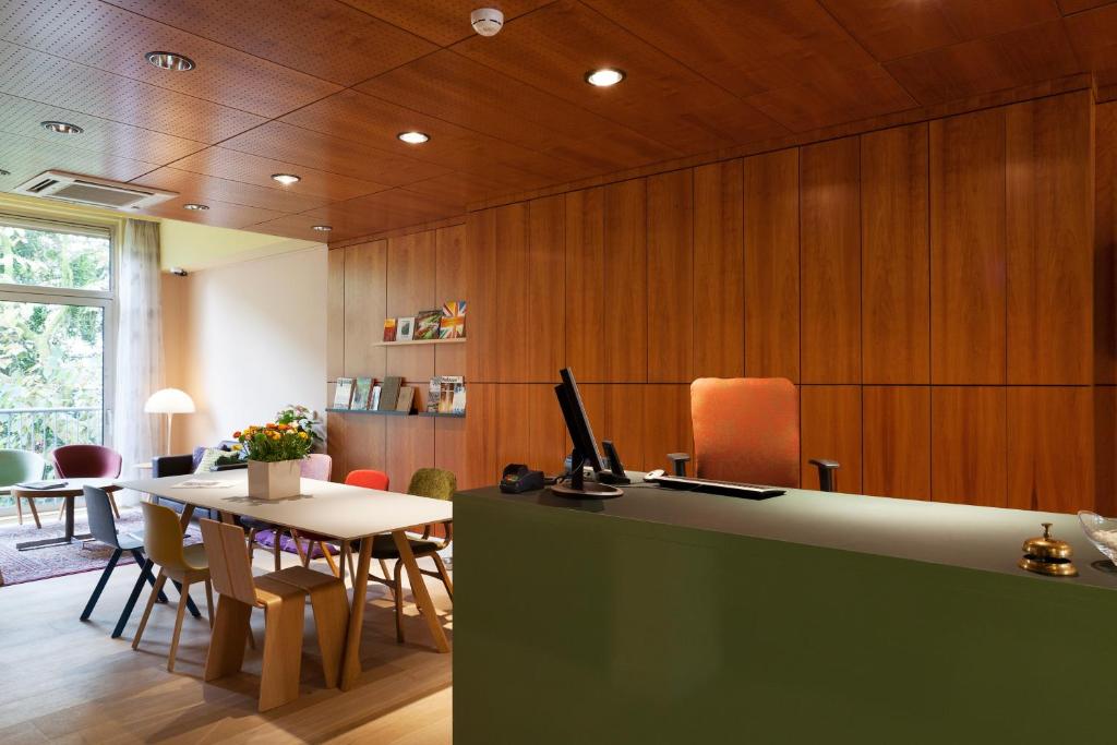   Amsterdam 
Hotel The Neighbours Magnolia 