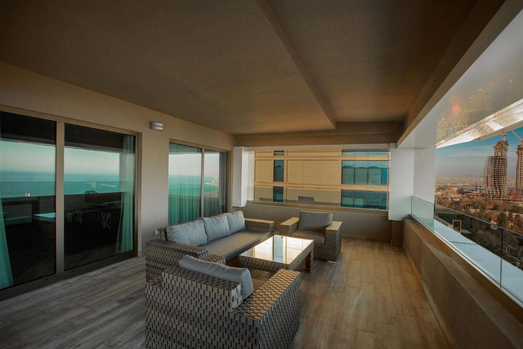        Baku
Radisson Hotel Baku 