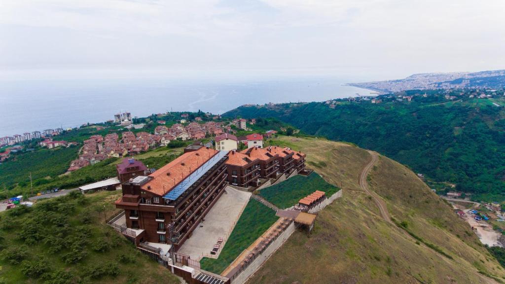 (Eid Al-Fitr Offer)
 Trabzon and Istanbul Sera Lake Resort/Grand Oral 