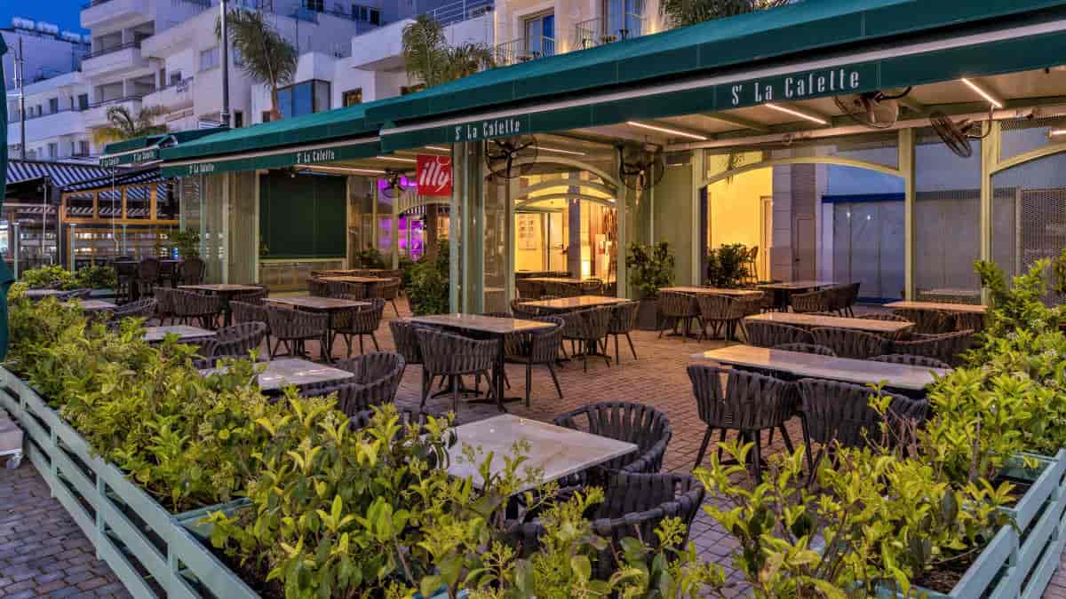 (Easter Offer)
 Leonardo Boutique Hotel Larnaca 