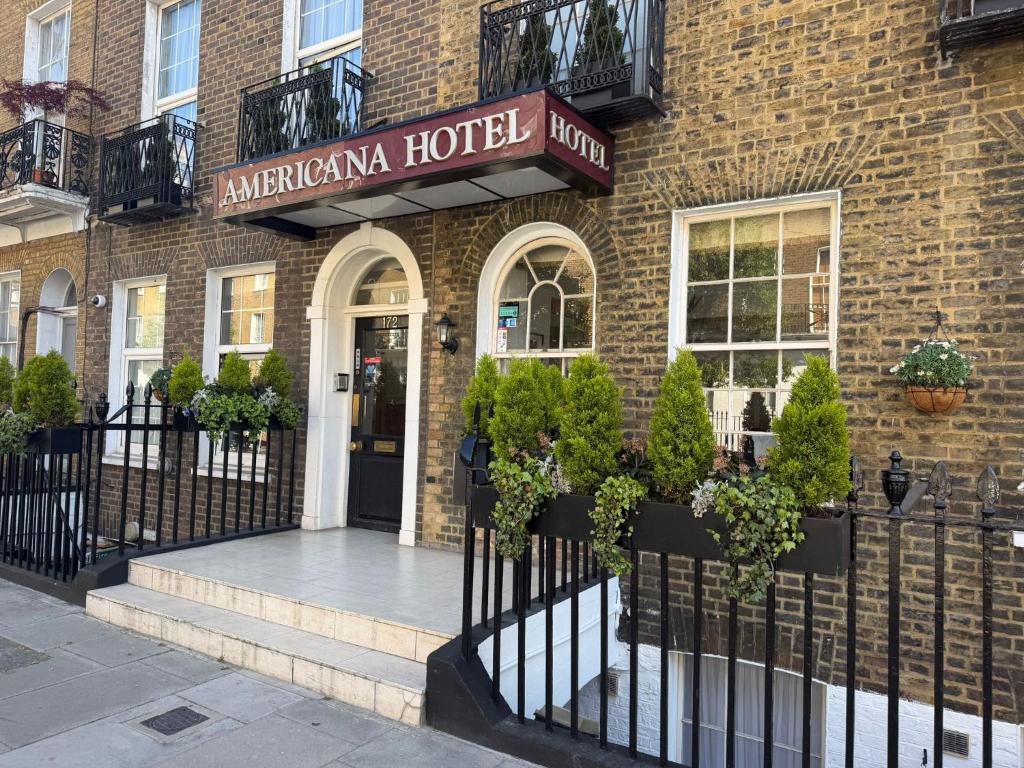   London
Americana Hotel 