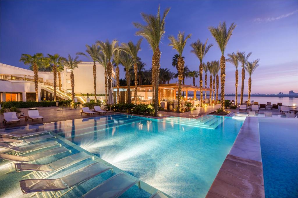  Hilton Luxor Resort & Spa ( Prices change)

  