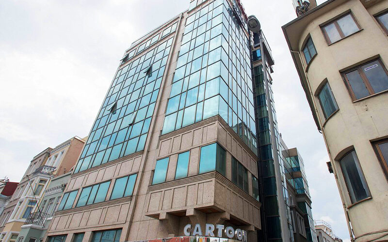   Istanbul 
 Cartoon hotel         