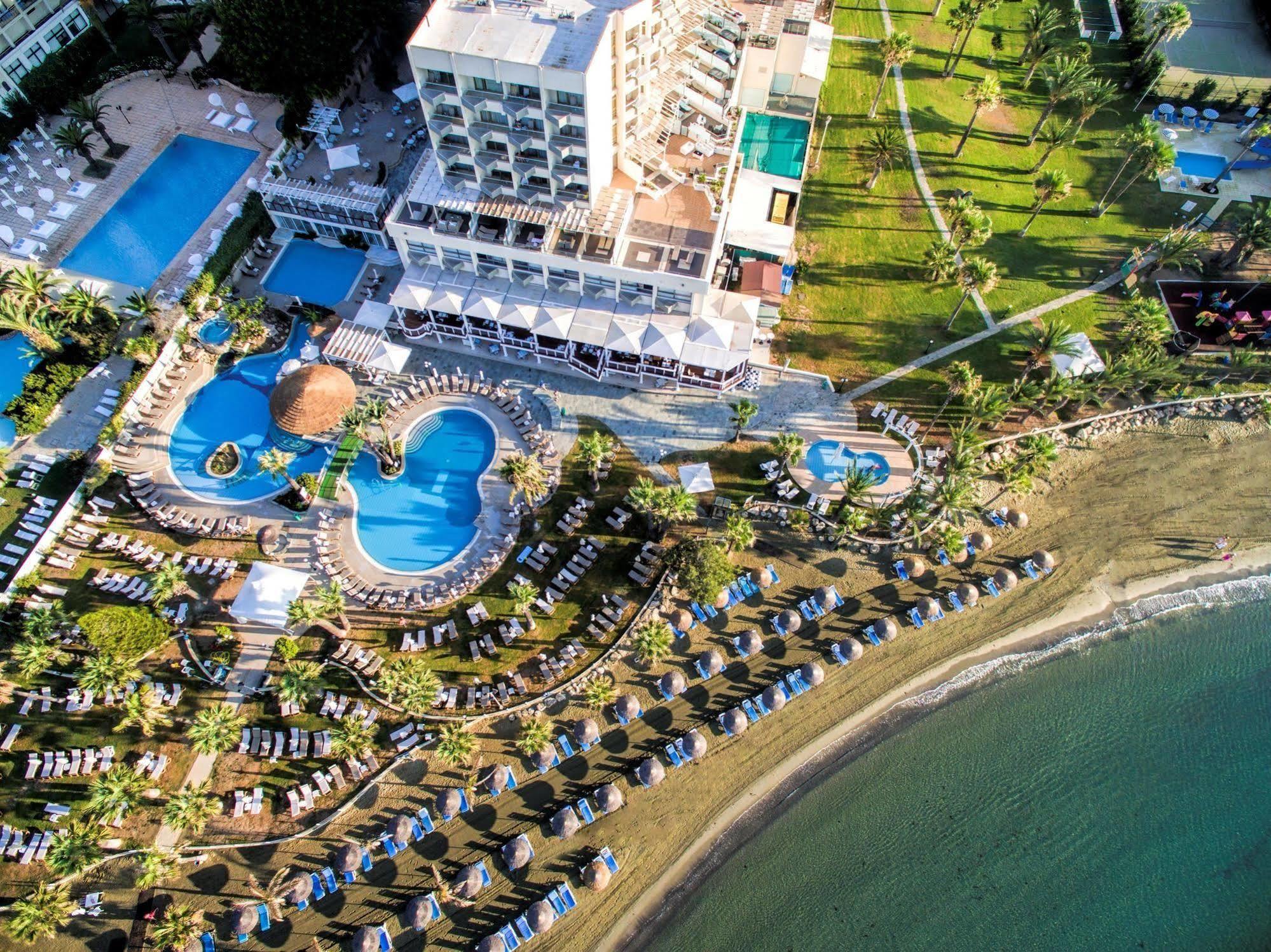   Larnaca 
   Golden Bay Beach Hotel       